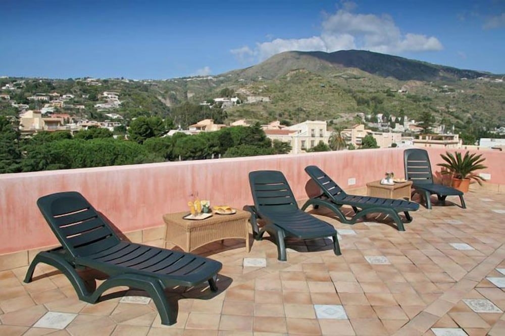 RESIDENCE ALBERGHIERO EOLIE4