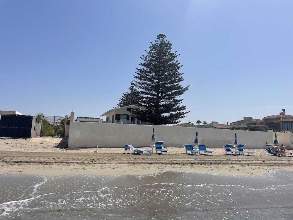 Suite Beach B&B and Club3