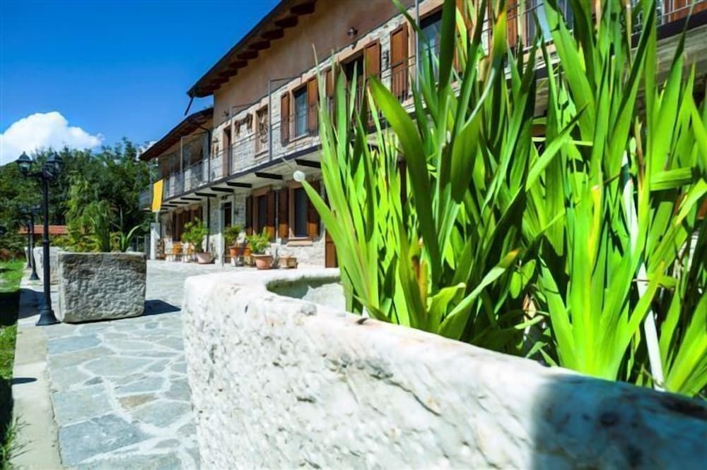 Maggiora Resort0