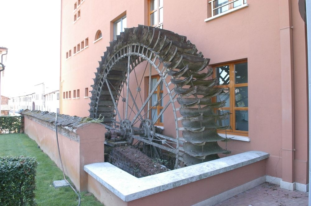 Pilgrim's Hotel0
