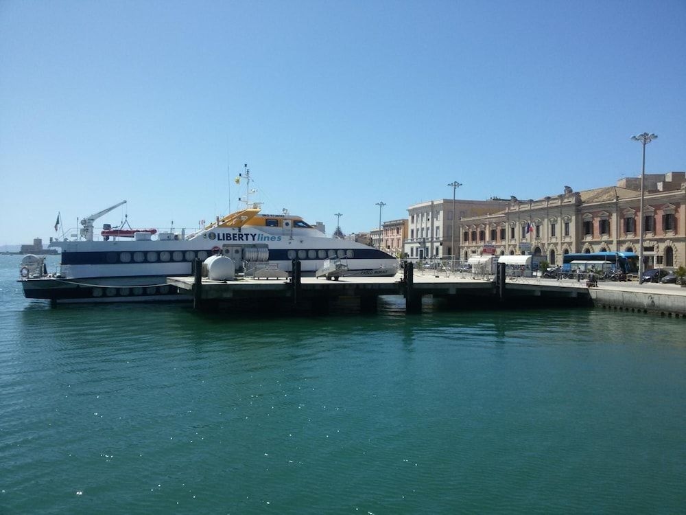 Almaran Bed & Breakfast0