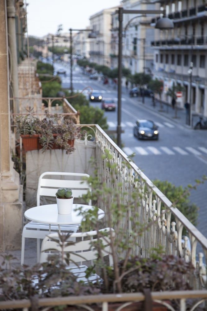 B&B Nostos0