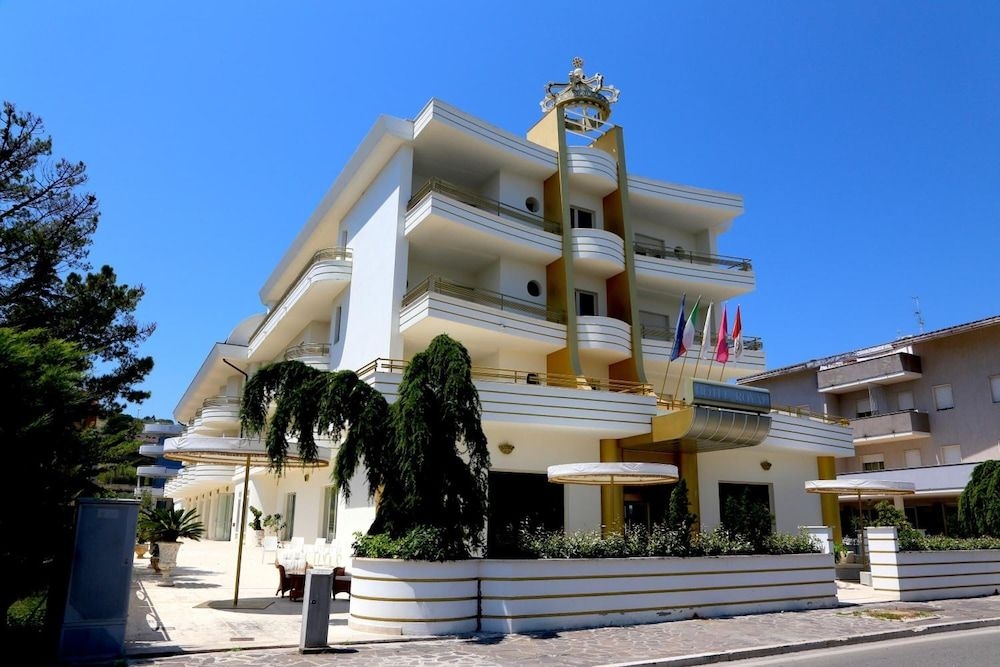 Hotel Royal1