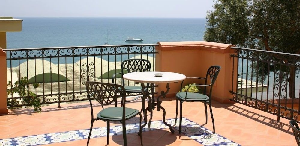 Summit Hotel1