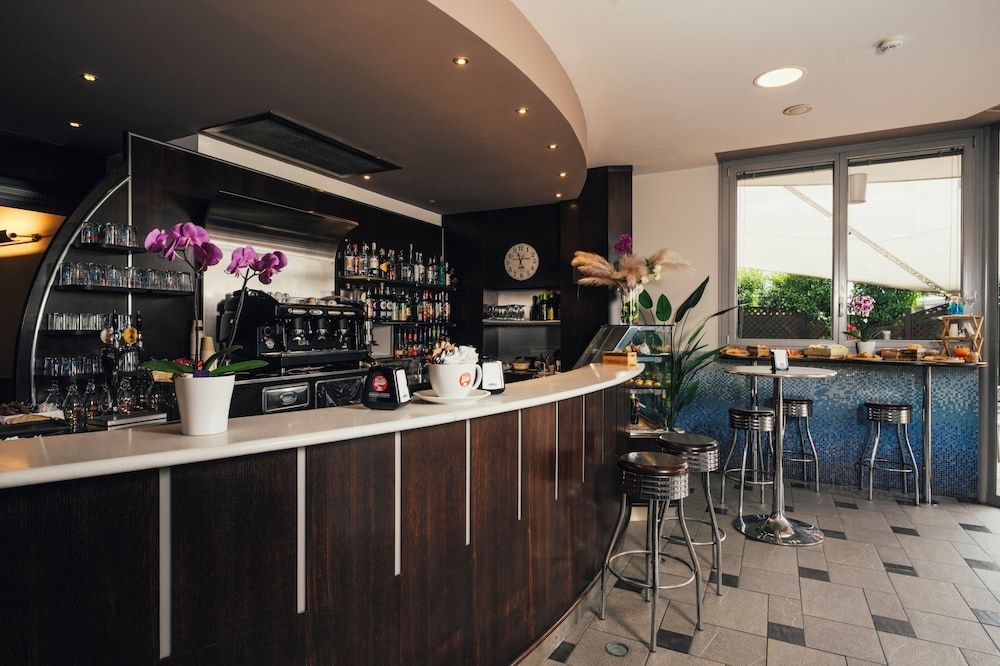 Euro Hotel1