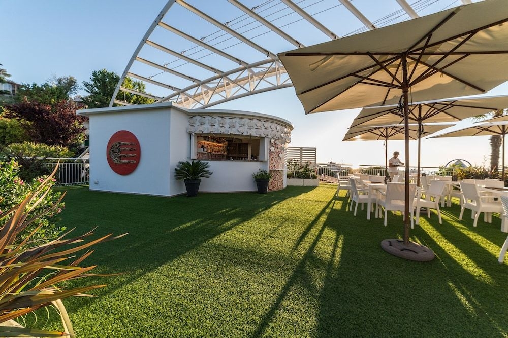 Du Parc Hotel4