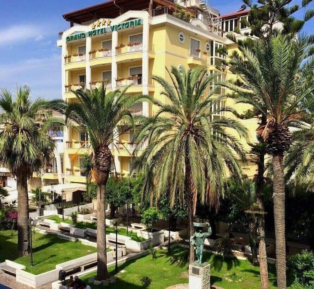 Grand Hotel Victoria1