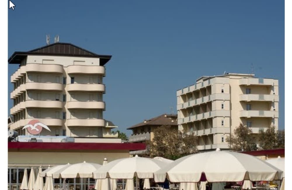 Hotel Diplomatic0