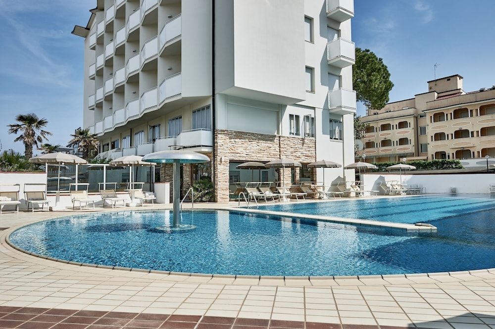 Rouge Hotel International4