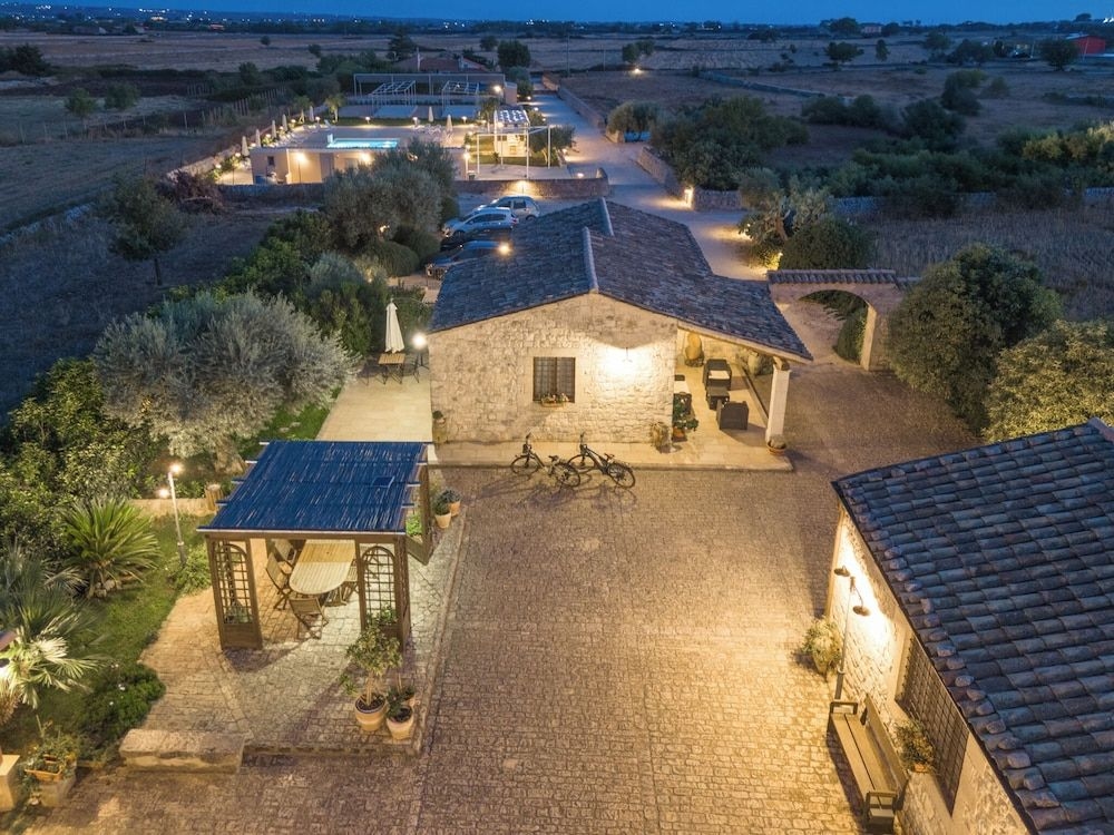 Borgo Monachella0