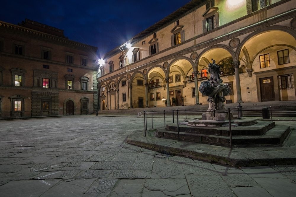 Loggiato Dei Serviti4