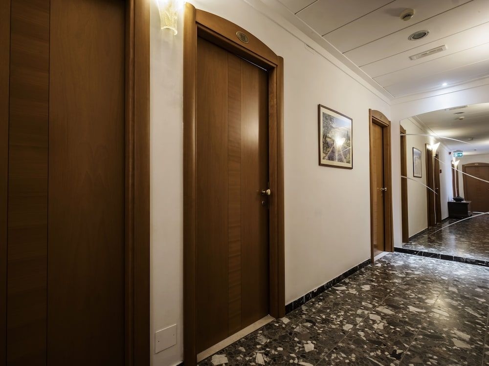Hotel Bridge1
