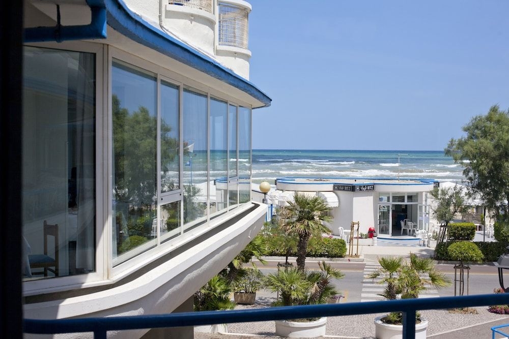 Hotel Ritz2