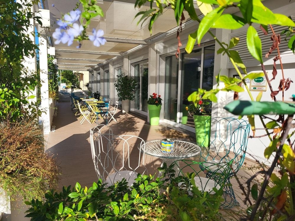 Maree Hotel1