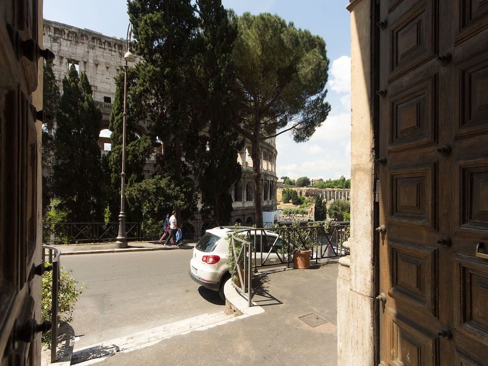 Colosseo Panoramic Rooms1