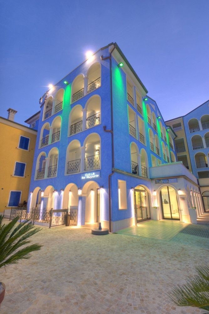 Life Hotel2