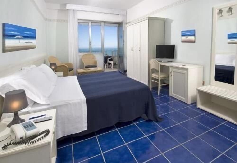 Hotel Caravelle0