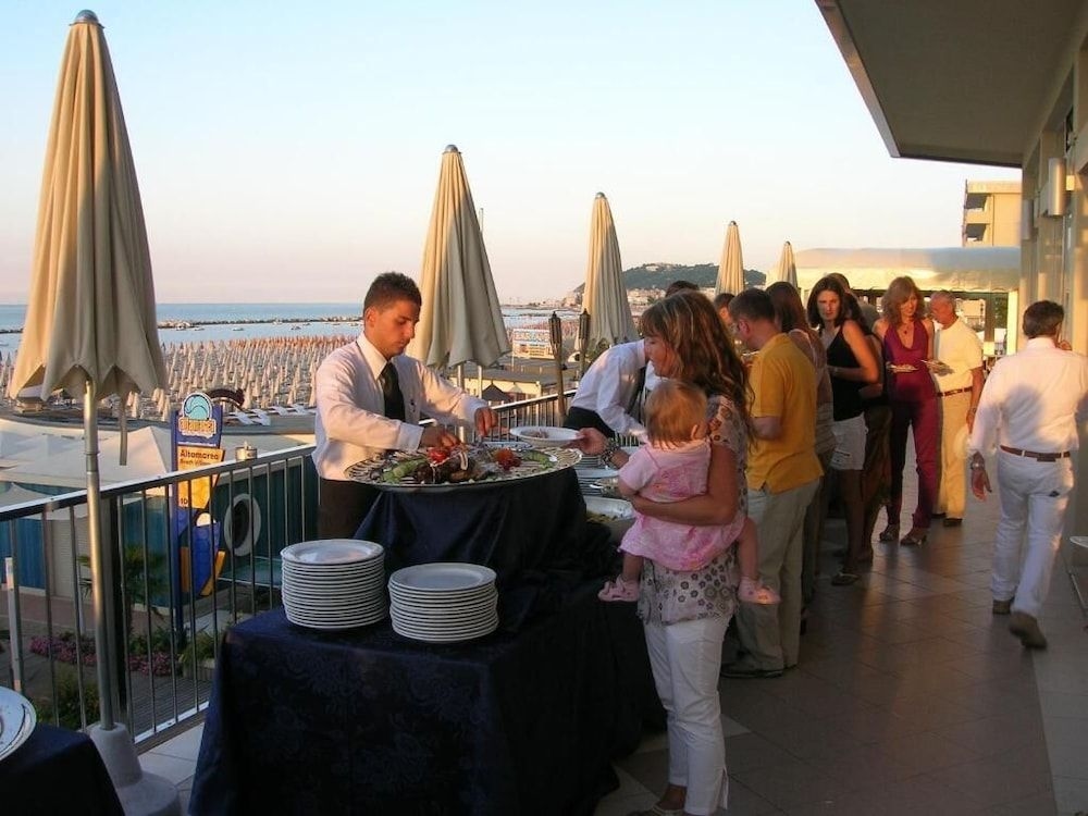 Hotel Caravelle3