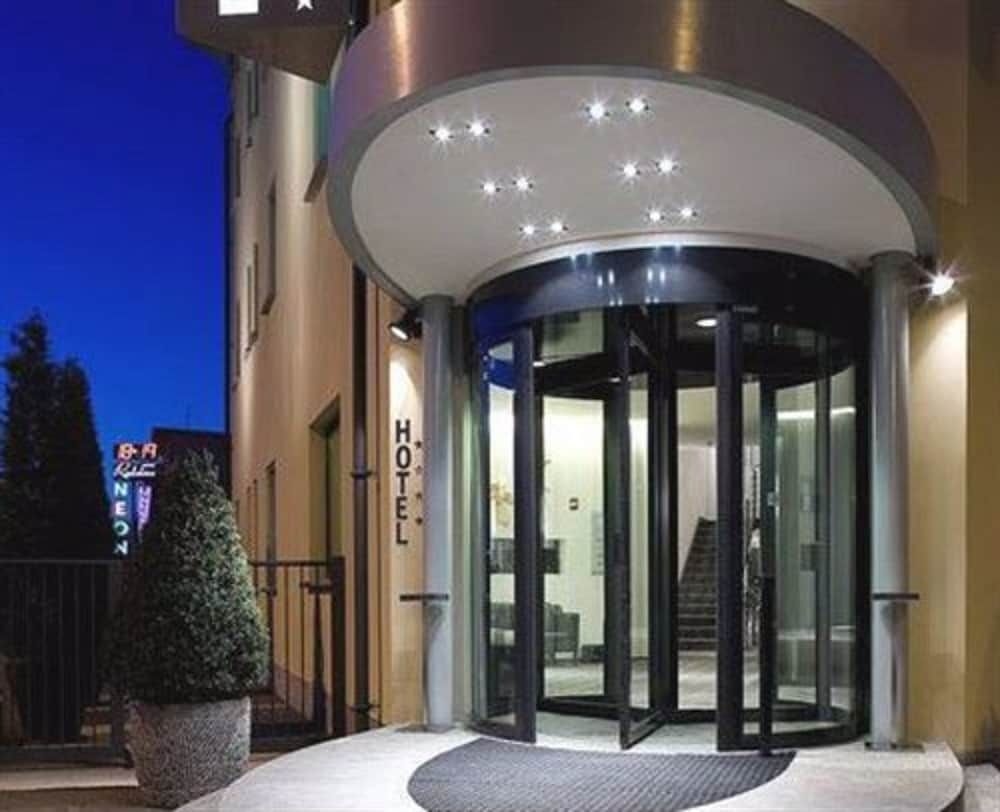 HOTEL OVEST1