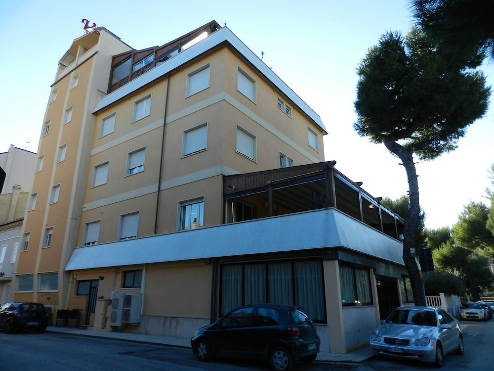 Hotel Victoria1
