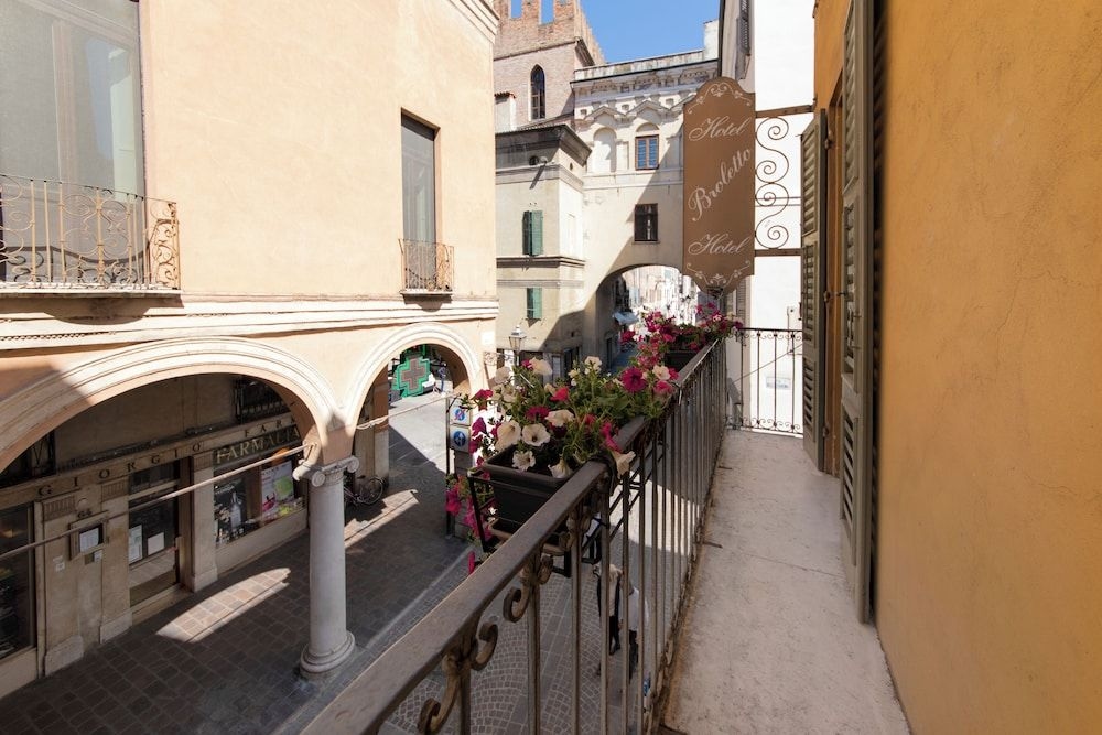 Hotel Broletto0