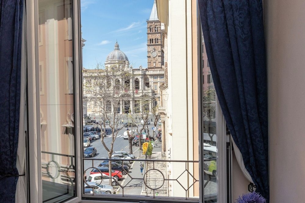 Rome To Stay1