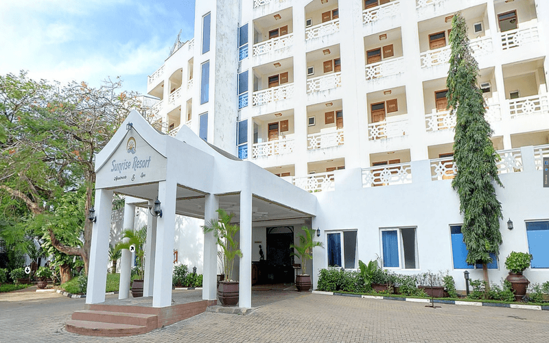 Sunrise Resort Apartments & Spa0