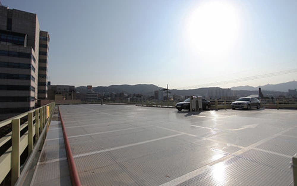 Sunshine Hotel1