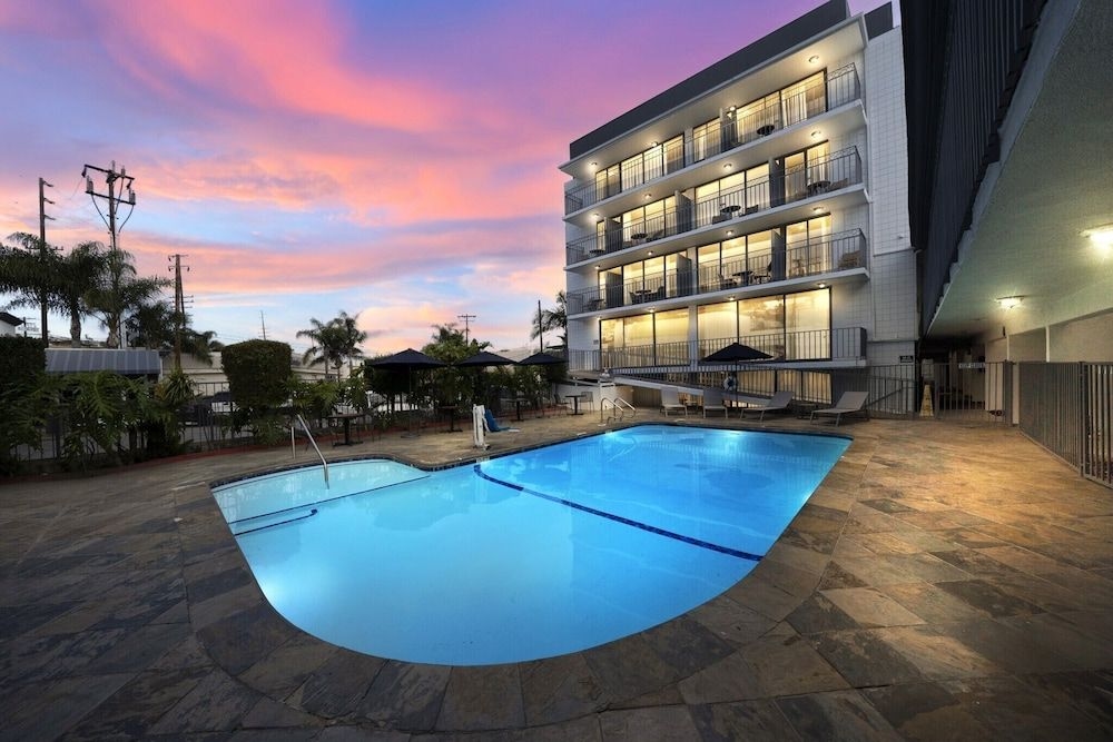 Days Inn Torrance Redondo Beach2