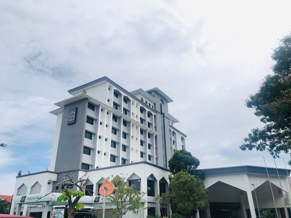 TH Hotel Kota Kinabalu1