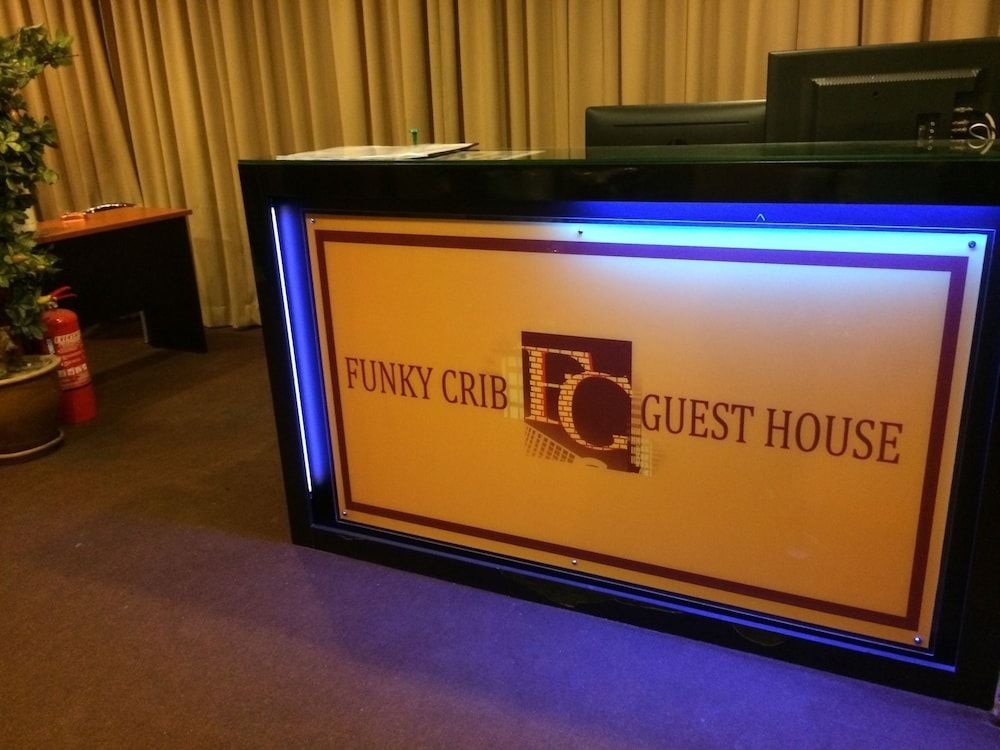 Funky Crib Hotel4