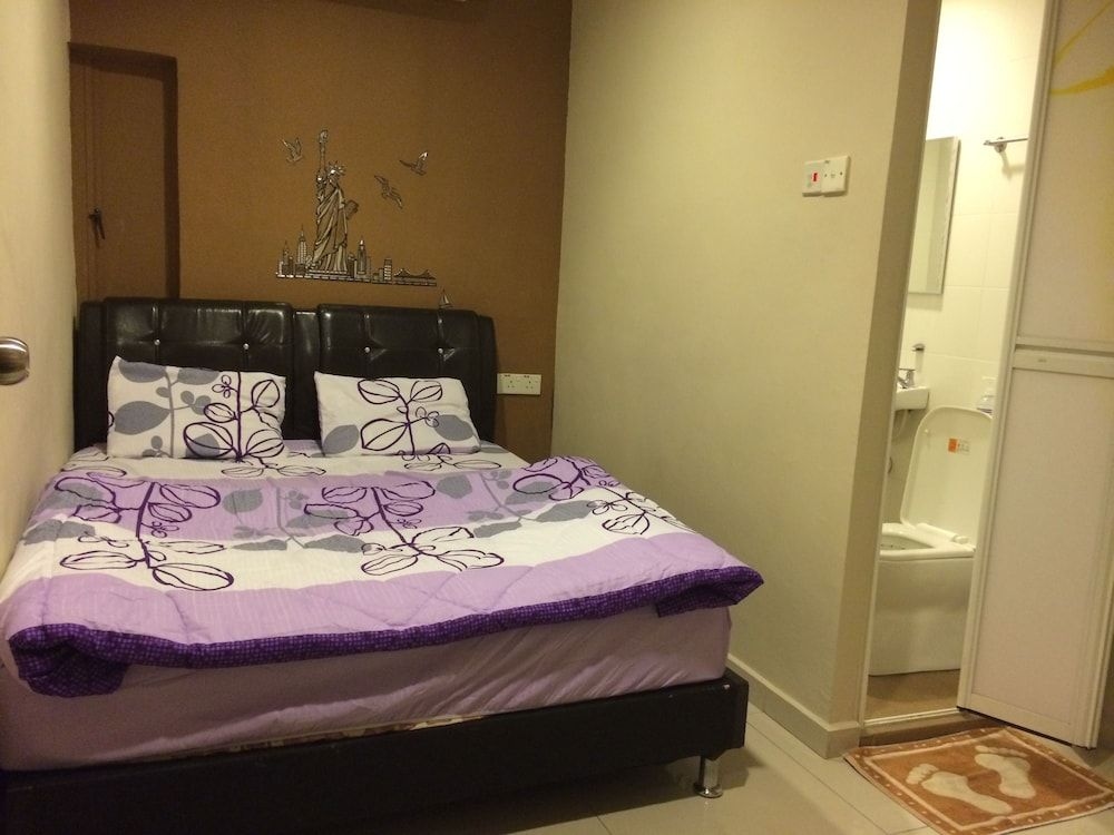 Funky Crib Hotel1