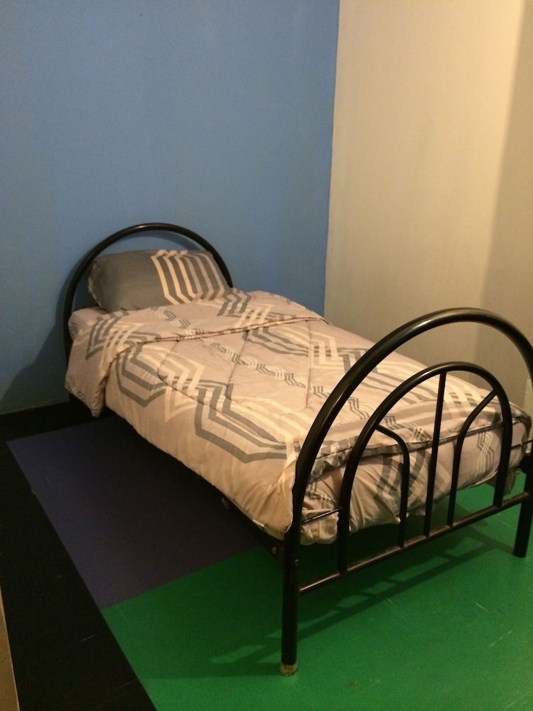 Funky Crib Hotel3