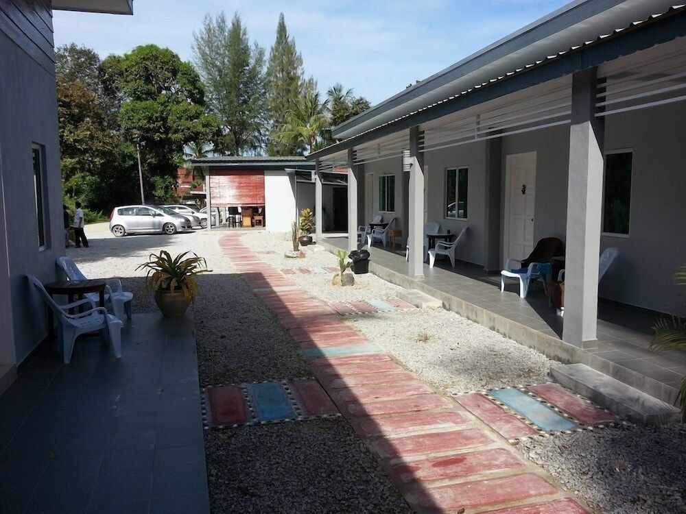 Cactus Inn0