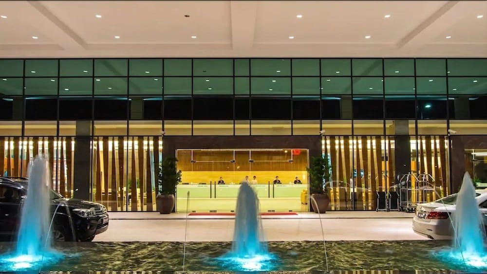 Imperial Hotel Kuching0
