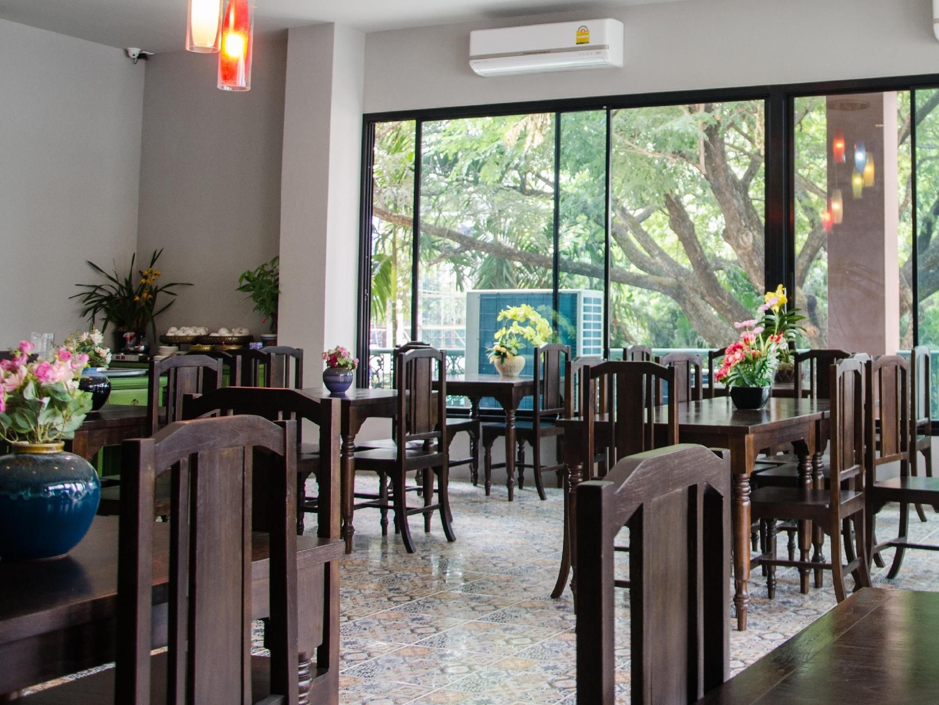 เดอะ ซัน เทอเรส (The Sun Terrace)3