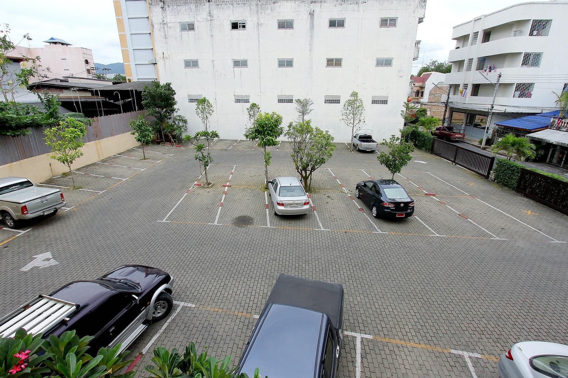 โรงแรมไฮ ซีซั่น (Hi Season Hotel)1
