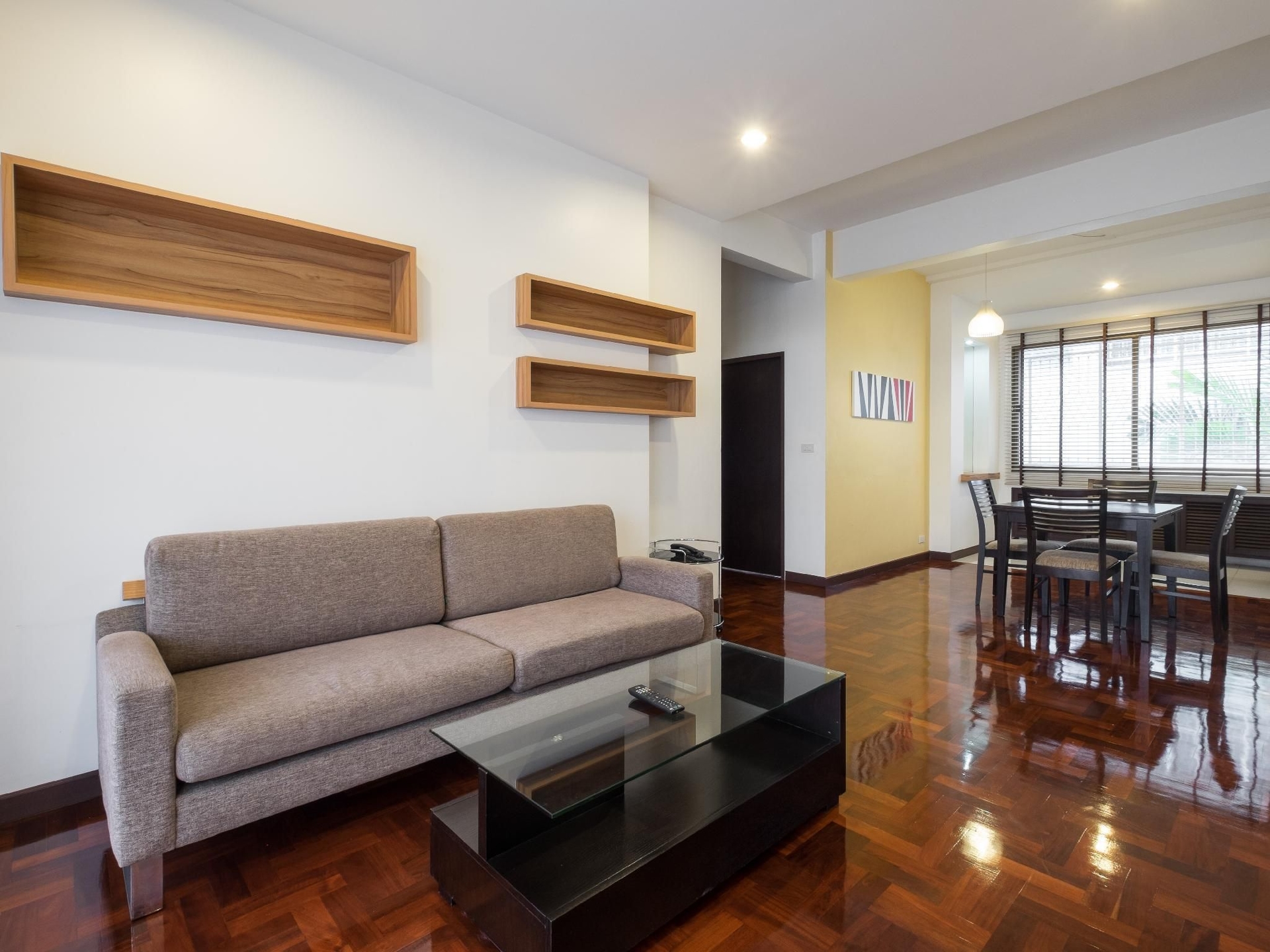 โฮเต็ล พีที คอร์ท (Hotel PT Court)4