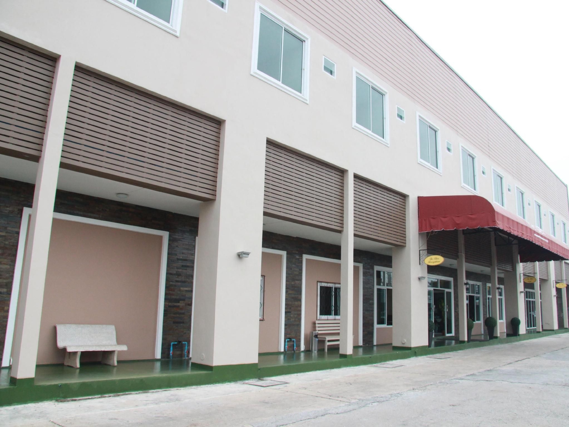 เดอะ เบลส เรสซิเดนซ์ (The Bless Residence)0