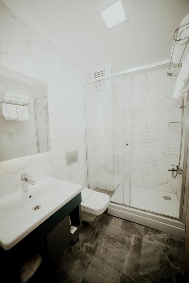 Hotel Helen1