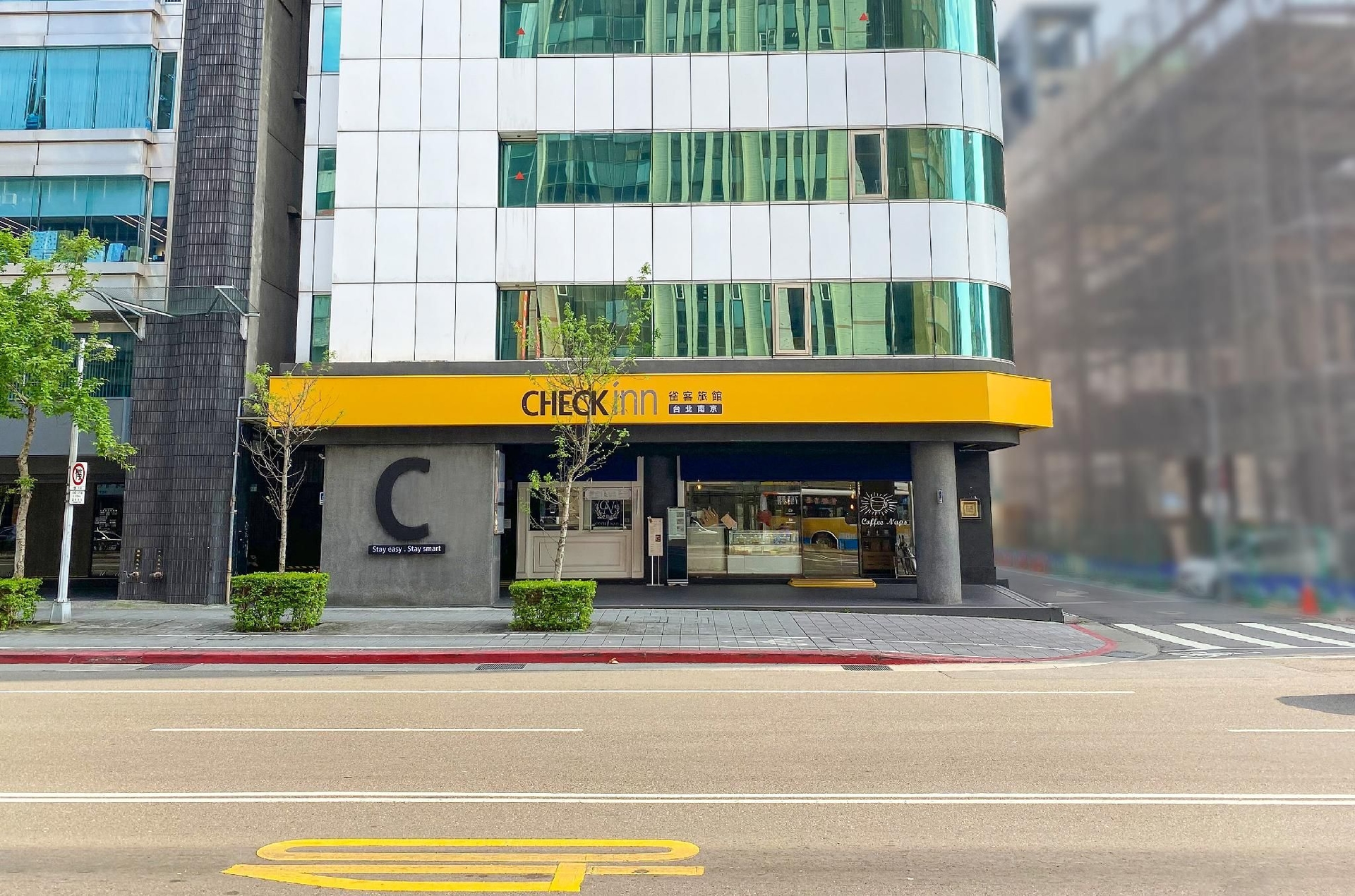 CHECK inn Taipei Nanjing1