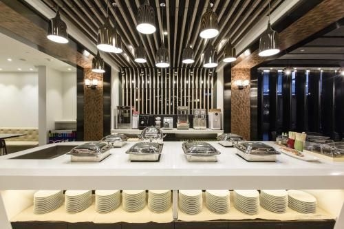 เดอะ คลาวด์ โฮเทล (The Cloud Hotel)4