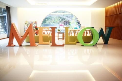 โรงแรมเมลโลว์ ฟิลด์ (Mellow Fields Hotel)0