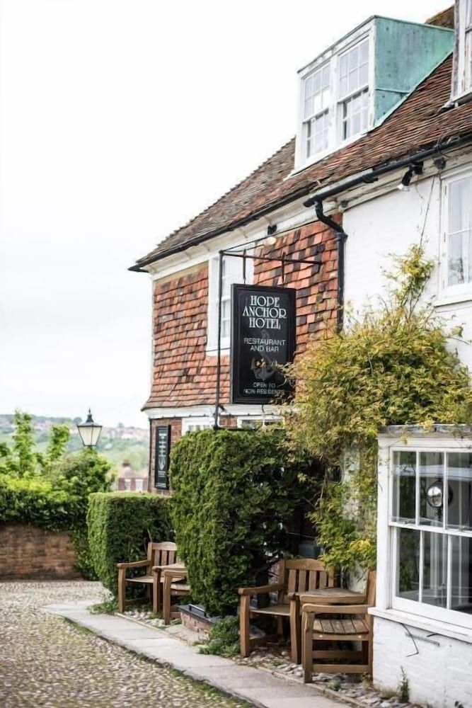 The Hope Anchor Hotel and Restaurant4