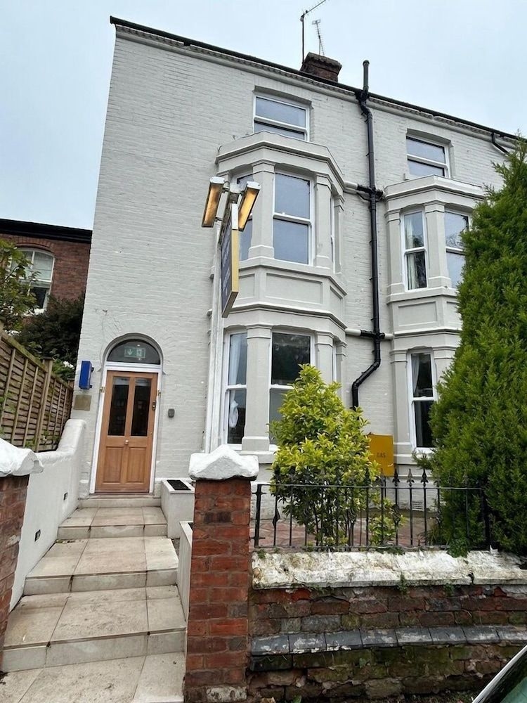 Hamilton Court B&B0