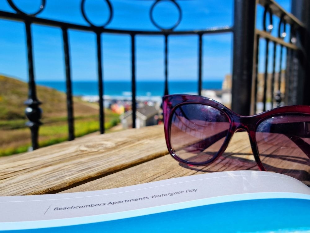 Beachcombers Apartments2