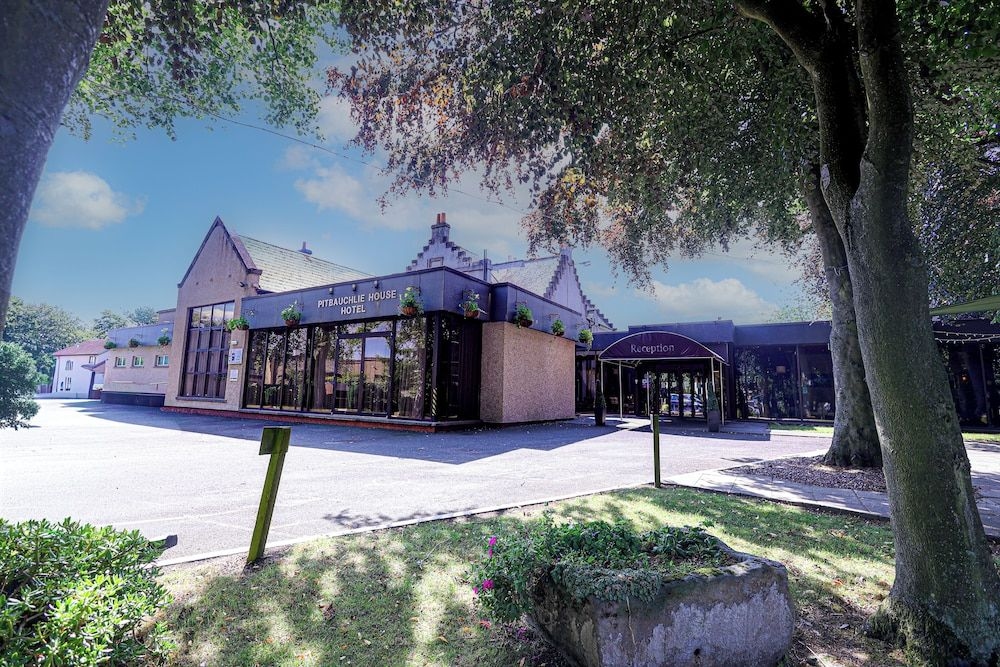 Pitbauchlie House Hotel1