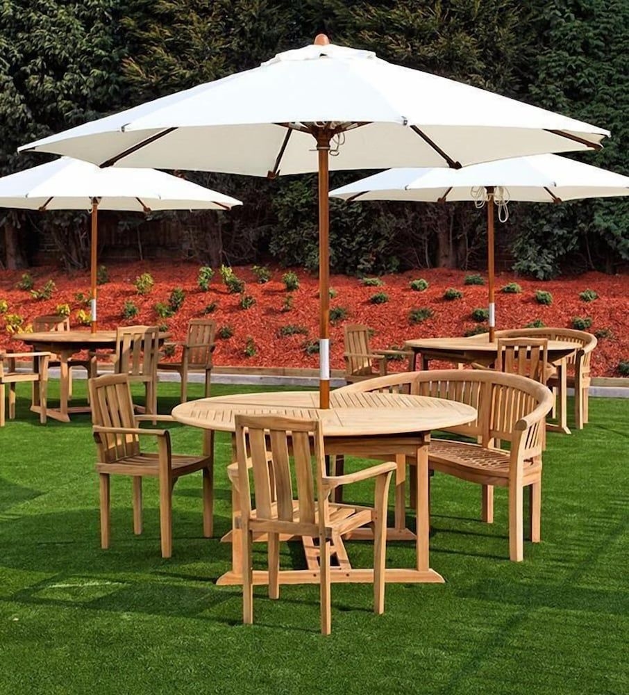 The Hare & Five Hounds Hotel0