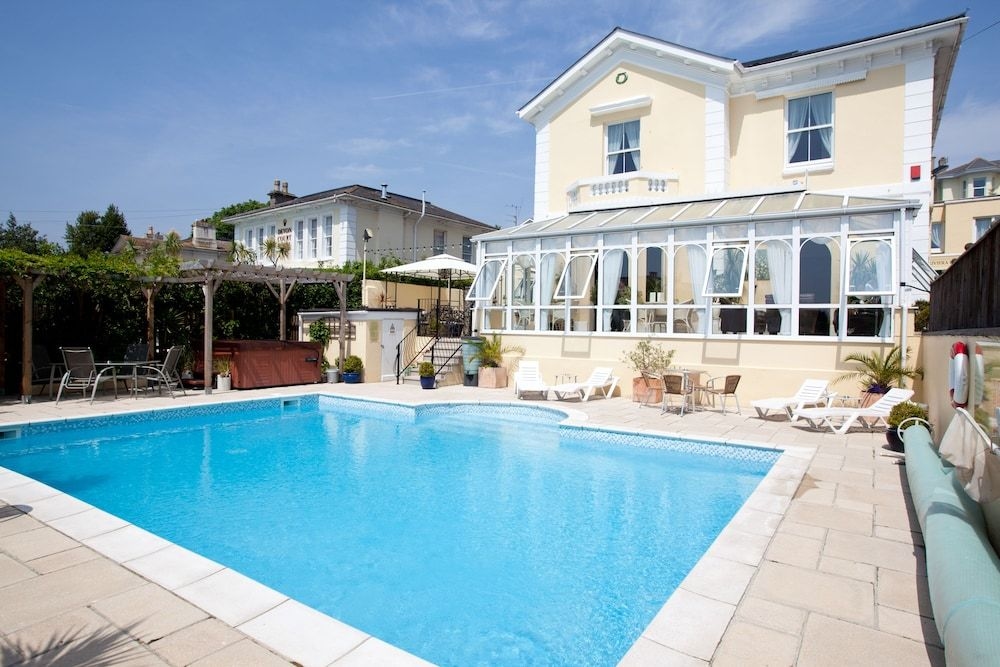 Riviera Lodge Hotel0