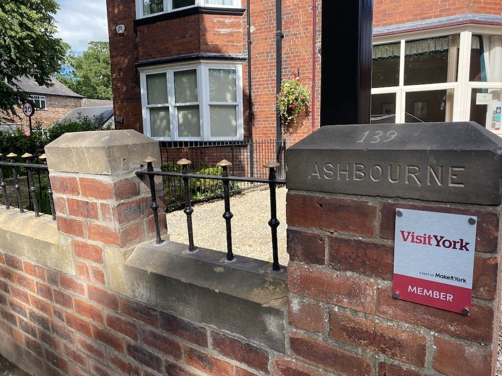 Ashbourne House4